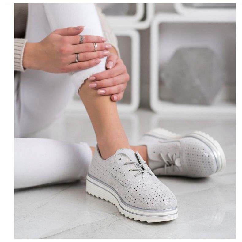 Goodin Áttört bőr lábbeli bézs 1