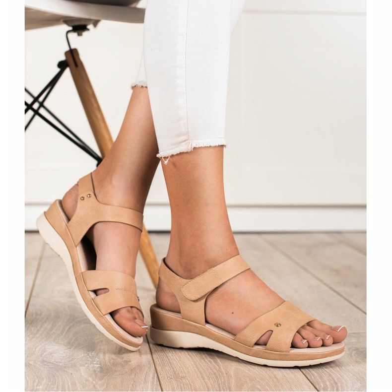 Kényelmes VINCEZA szandál barna 1