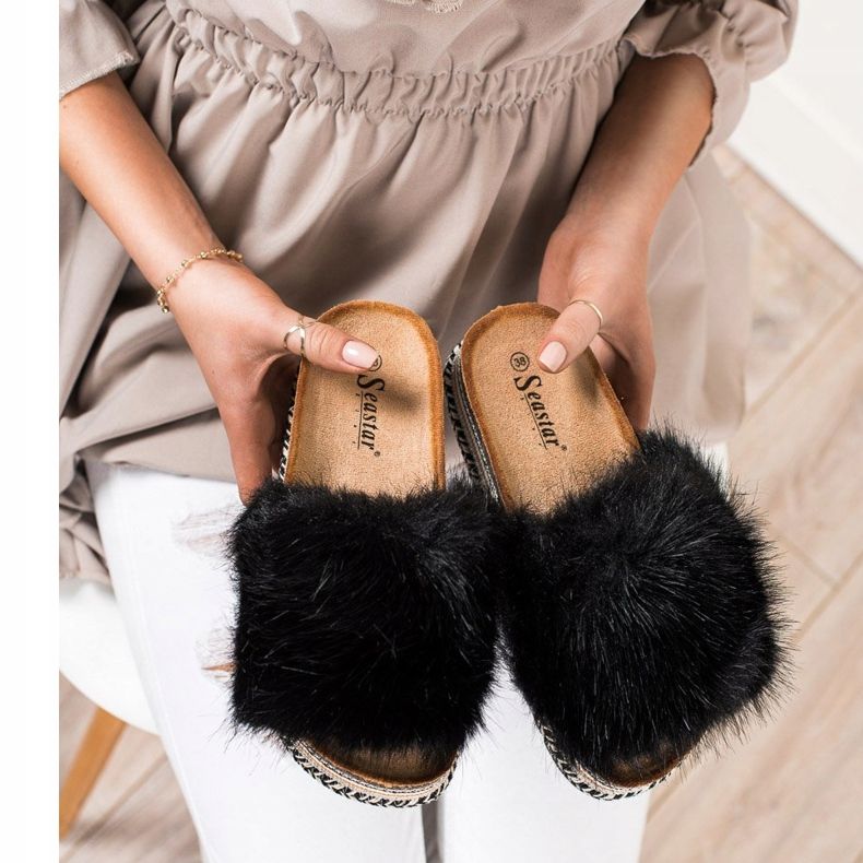 Seastar Divatos papucs egy dekoratív platformon fekete 2