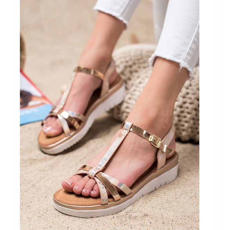 Small Swan Szandálok Holo effektussal aranysárga 2