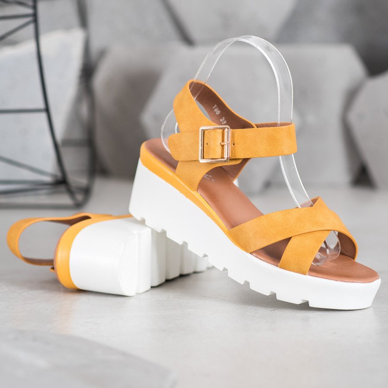 Weide Divatos szandál sárga 1