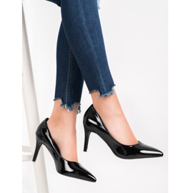 Small Swan Lakkozott csapok fekete 1