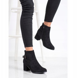 J. Star Fekete csizma magas sarkú cipőben 2