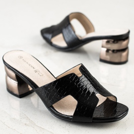 Goodin Fekete papucs dekoratív sarokkal 1