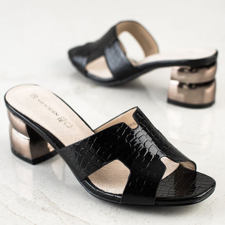 Goodin Fekete papucs dekoratív sarokkal 1