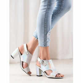 Goodin Szandálok Holo effektussal ezüst 1