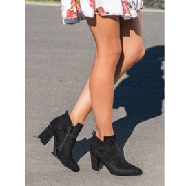 Csizma a poszton VINCEZA fekete 1 Csizma a poszton VINCEZA fekete 1