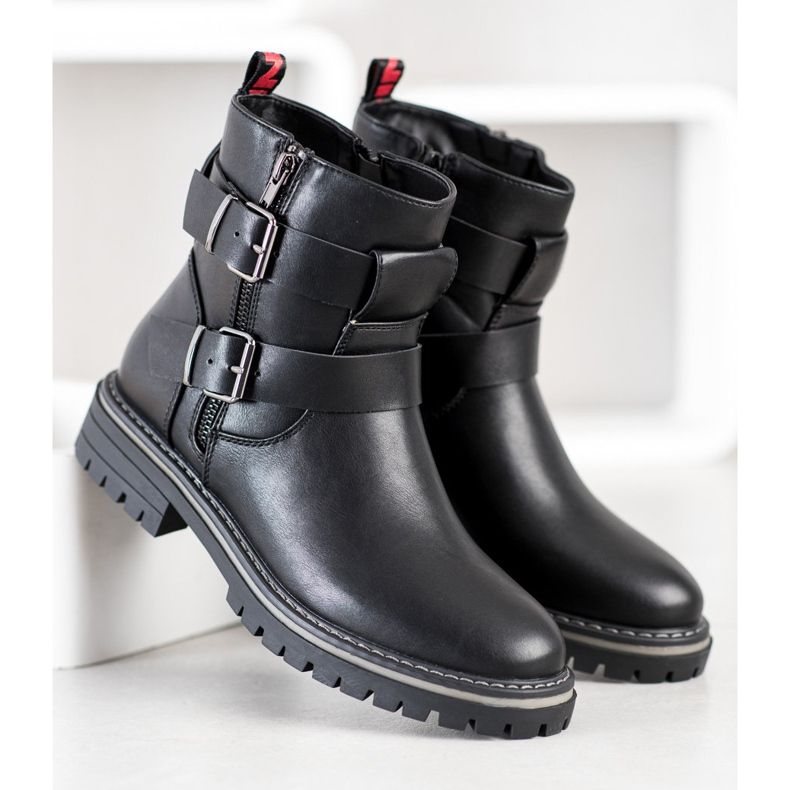 J. Star Munkások Csattal fekete 1