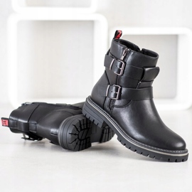 J. Star Munkások Csattal fekete 2