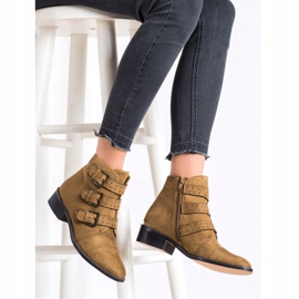 Corina Barna csizma csatokkal 2