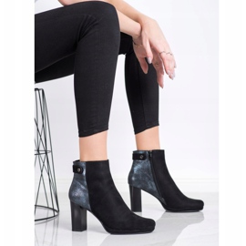 M.Daszyński Csizma egy poszton fekete 2