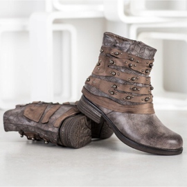 Queentina Kényelmes csizma díszítéssel szürke 1 Queentina Kényelmes csizma díszítéssel szürke 1