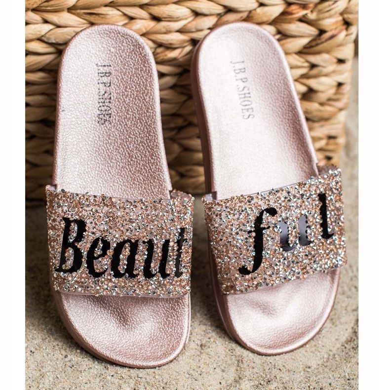 SHELOVET Gyönyörű papucs kristályokkal aranysárga 2