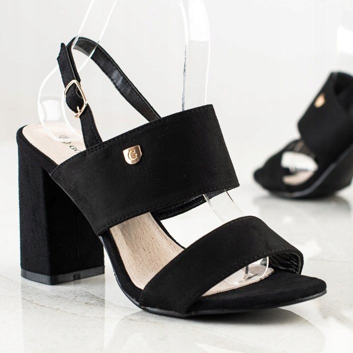 Goodin Szandálok egy széles bárban fekete 1