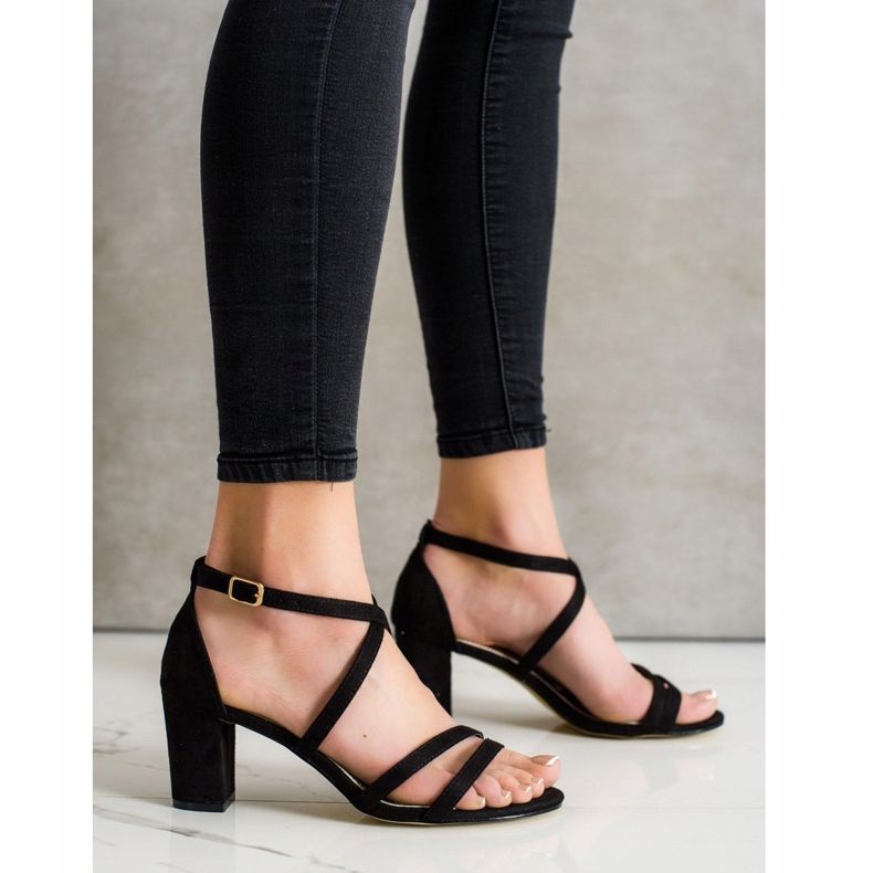 Goodin Szandál a bárban fekete 1