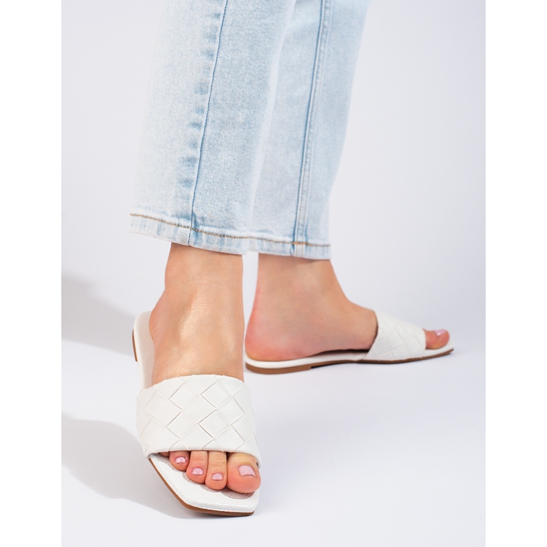 Goodin Fehér eko bőr papucs 1