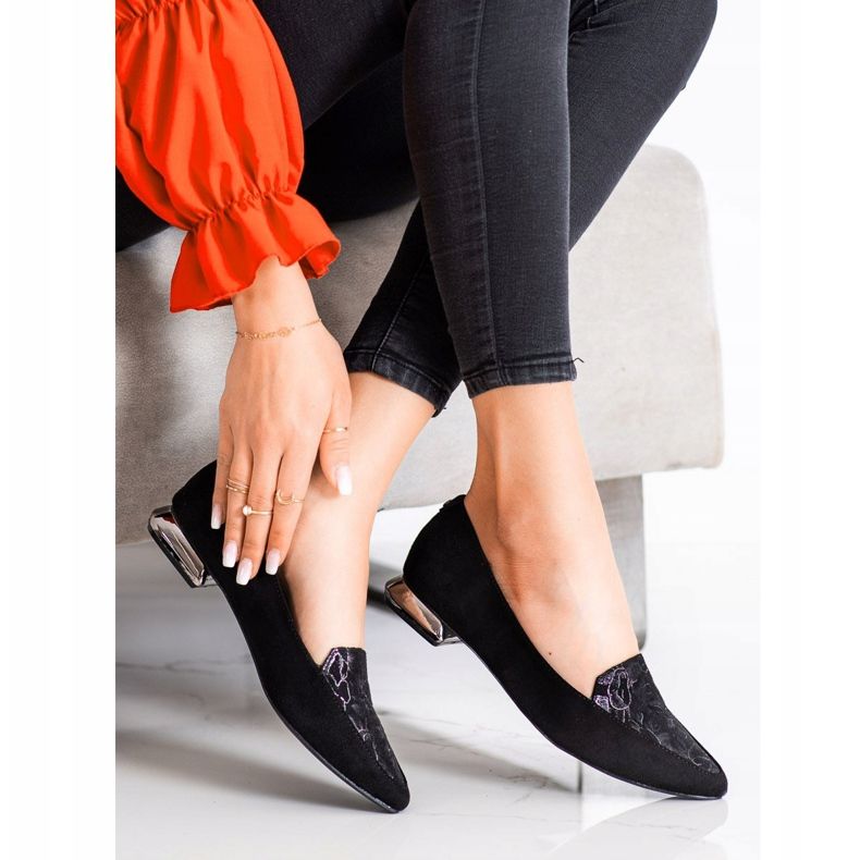 Goodin Divatos szivattyúk Spitzben fekete 1