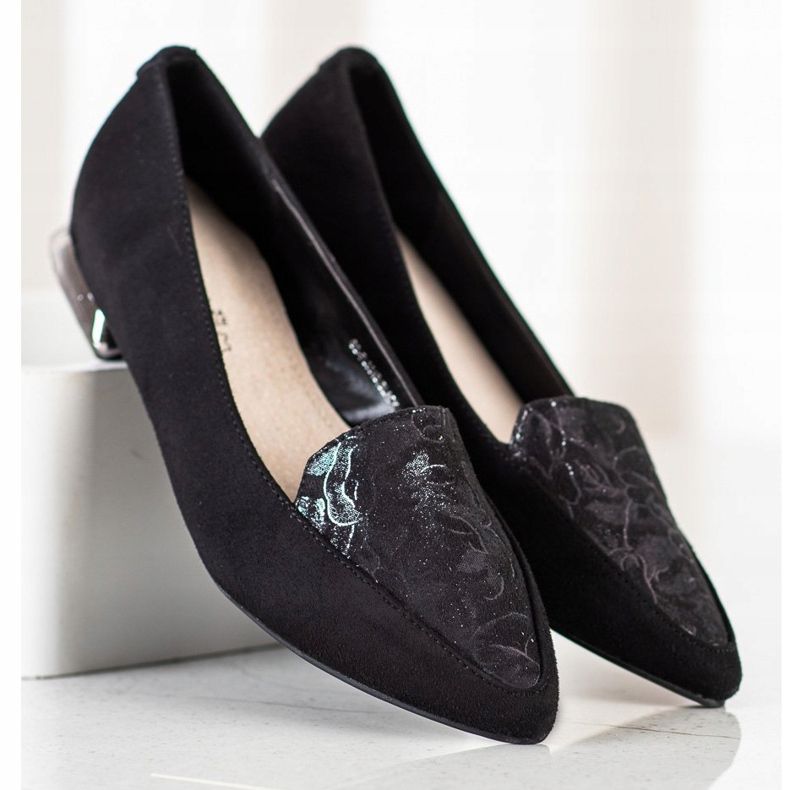 Goodin Divatos szivattyúk Spitzben fekete 2