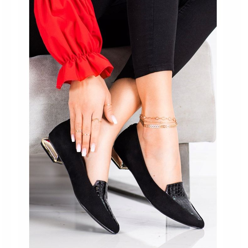 Goodin Divatos szivattyúk Spitzben fekete 1