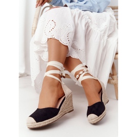 PG1 Fekete Nelly kötött ék szandál zsinórral bézs 2