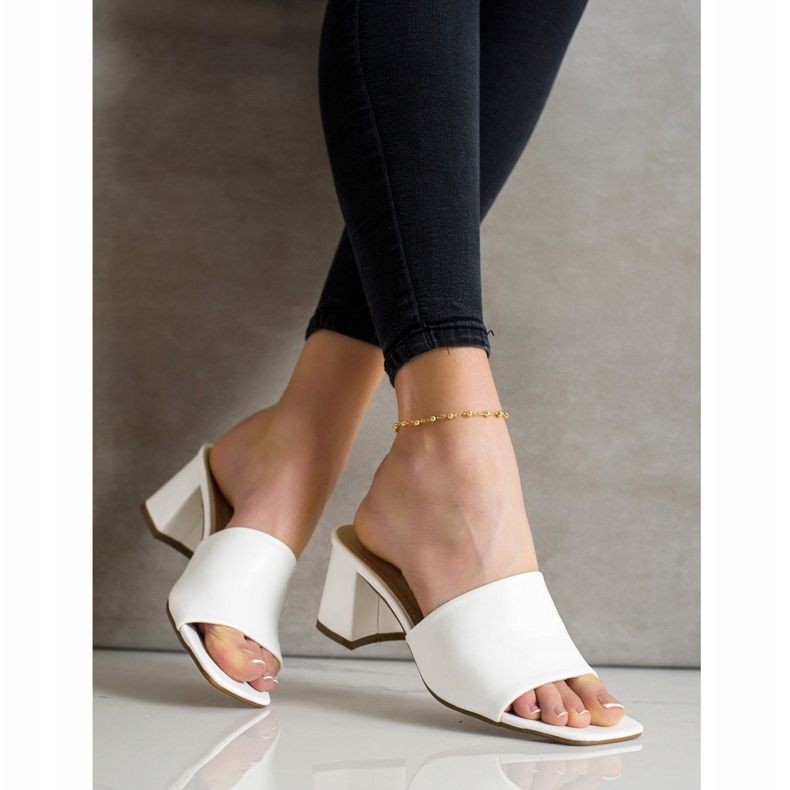 SHELOVET Klasszikus fehér papucs a bárban 2