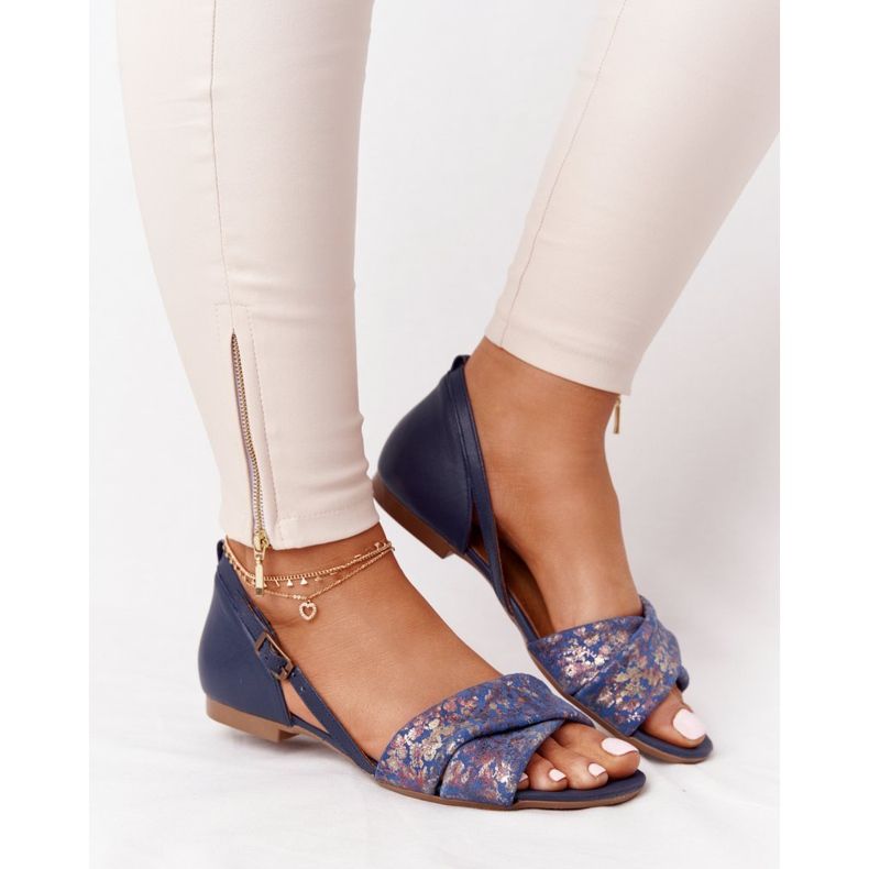 Bőr szandál virágokkal Maciejka 04614-43 Navy Blue sötétkék aranysárga 2