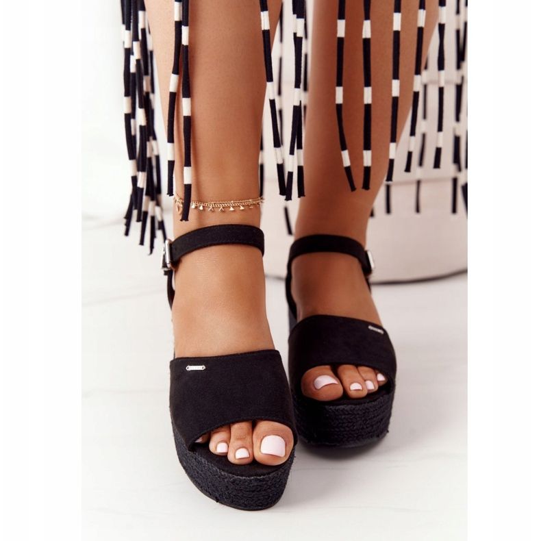 Big Star Fekete szandál ékben fonott nagy csillaggal FF274750 1