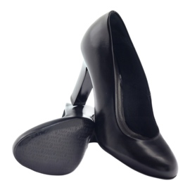 Edeo Fekete szivattyúk egy oszlopon 3