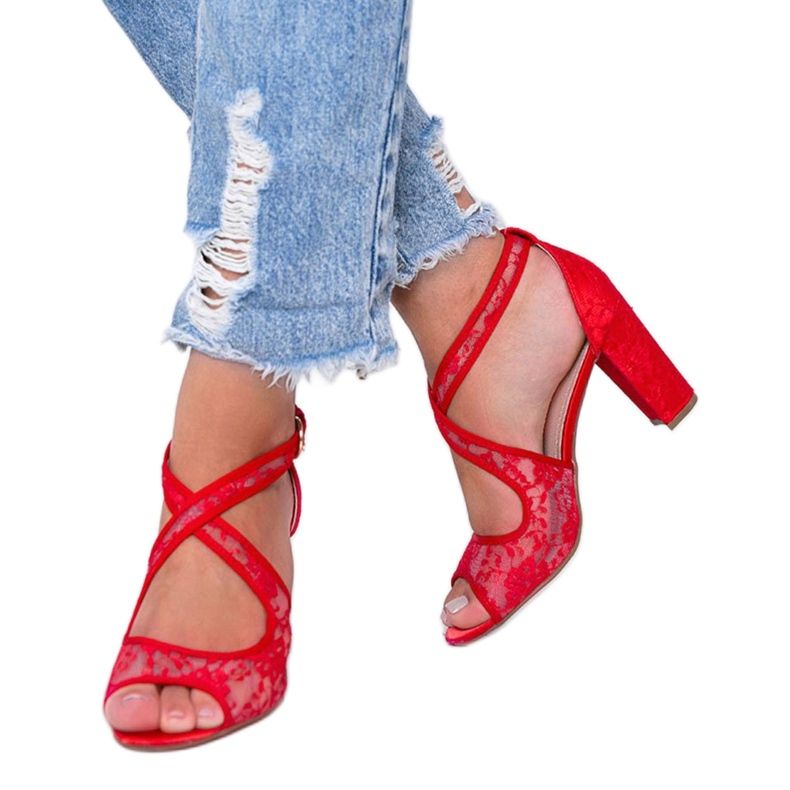Piros csipke szandál a Beth poszton 1