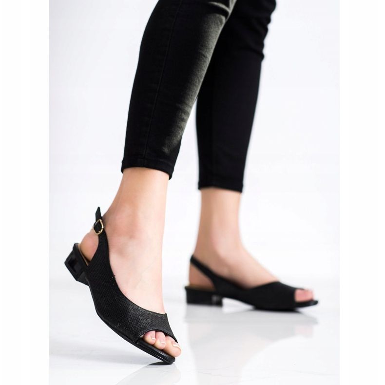 Sabatina Áttört szandál alacsony sarkú cipőben fekete 2