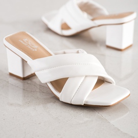 Small Swan Elegáns Eco bőr papucs fehér 1