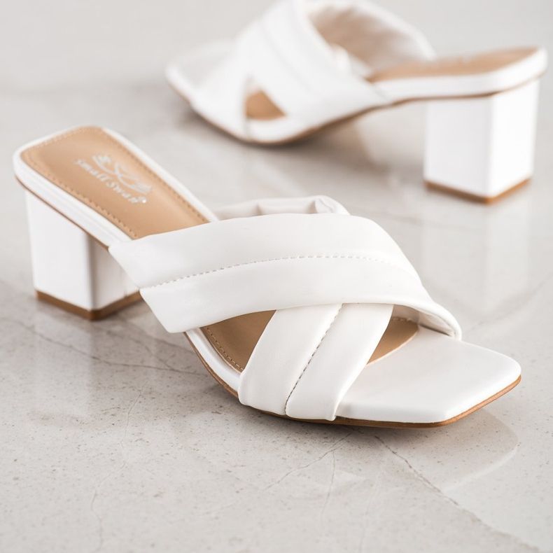 Small Swan Elegáns Eco bőr papucs fehér 1