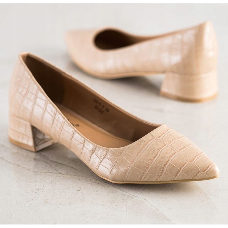 Sweet Shoes Klasszikus szivattyúk alacsony sarkú cipőben bézs 1