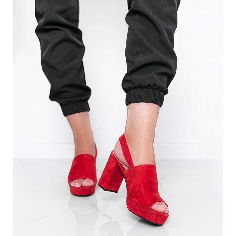 Chikie vörös szandálja a poszton piros 1