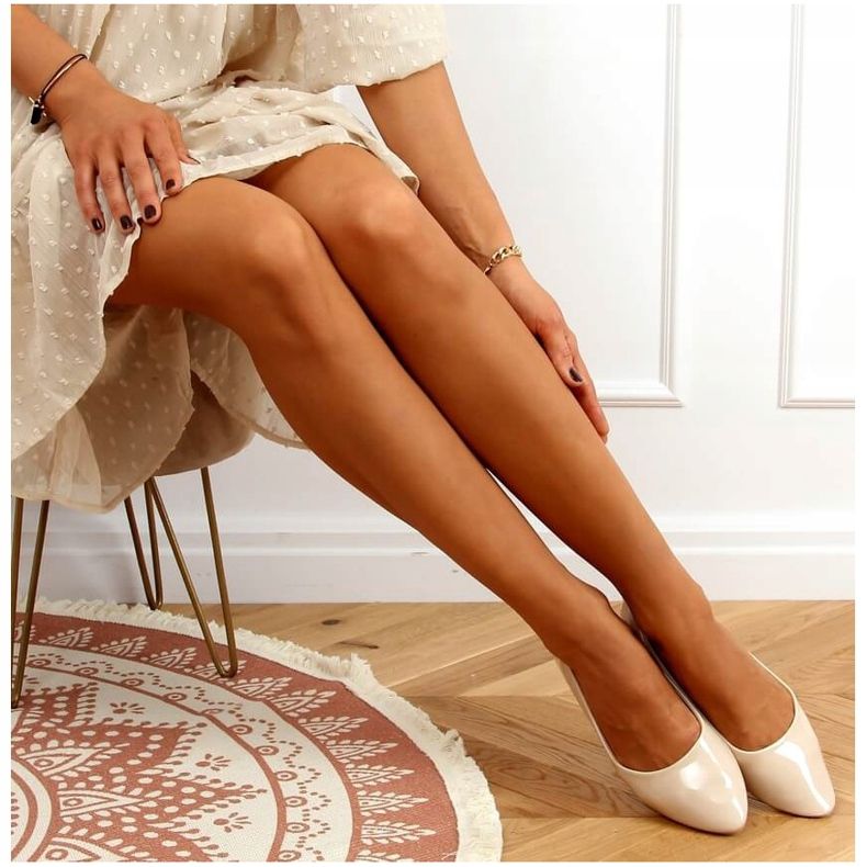 Sima bézs lakkozott balerinák CC201 Bézs 1 Sima bézs lakkozott balerinák CC201 Bézs 1