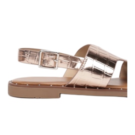 Vices 2016-6-449-pezsgő aranysárga 1 Vices 2016-6-449-pezsgő aranysárga 1