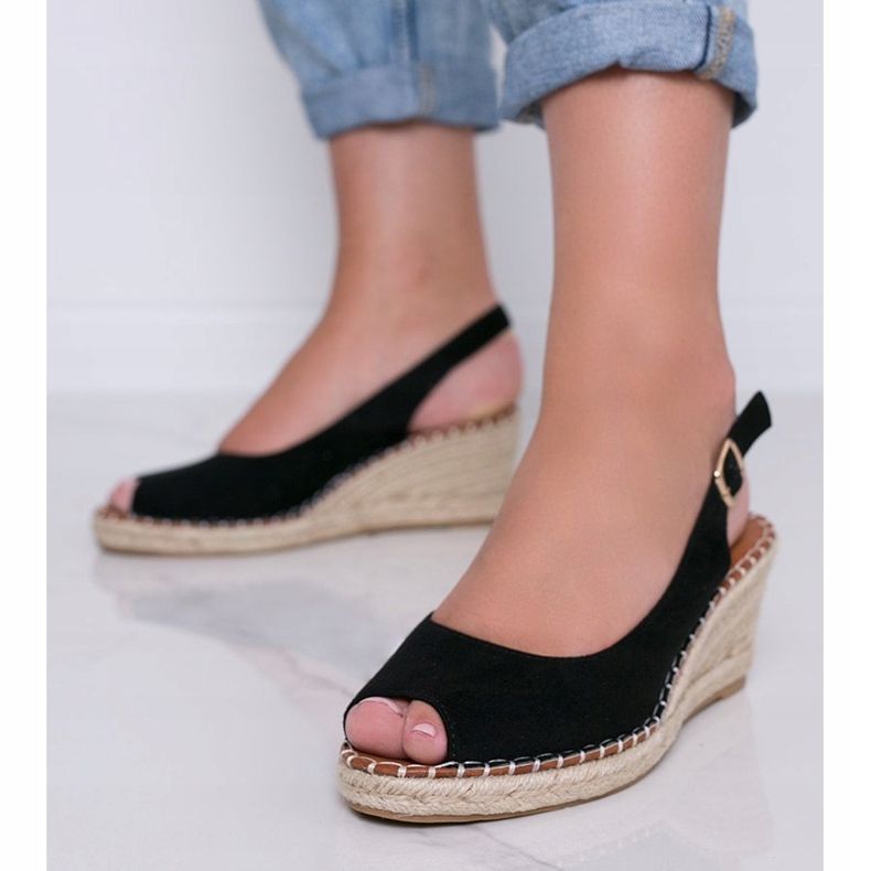 Caitlin fekete ék szandál 1