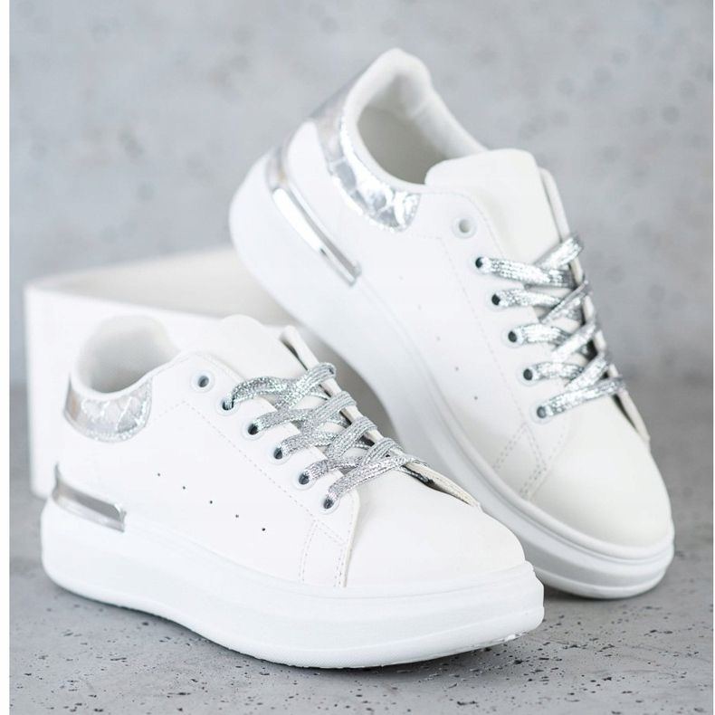 SHELOVET Cipők csillogó fűzéssel fehér 2