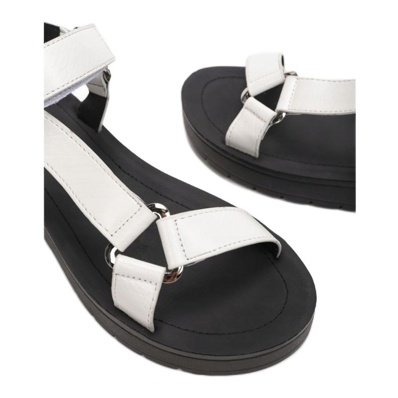 Vices Satuk 11-13-71-fehér 1