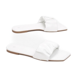 Vices Satuk LDAY-F25-71-fehér 1 Vices Satuk LDAY-F25-71-fehér 1