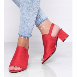 Piros szandál egy poszton, Blubbery szárral 1 Piros szandál egy poszton, Blubbery szárral 1