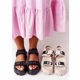 PS1 Szandálok a masszív fekete platformon, magasan repülnek 1