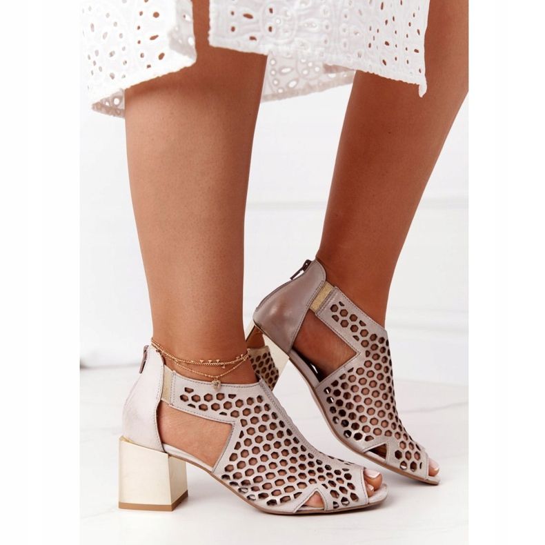 Áttört szandál egy bárban Maciejka 04593-25 Golden Rubbed barna 2