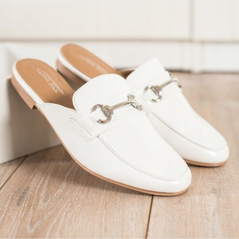 SHELOVET Elegáns papucs díszítéssel fehér 2