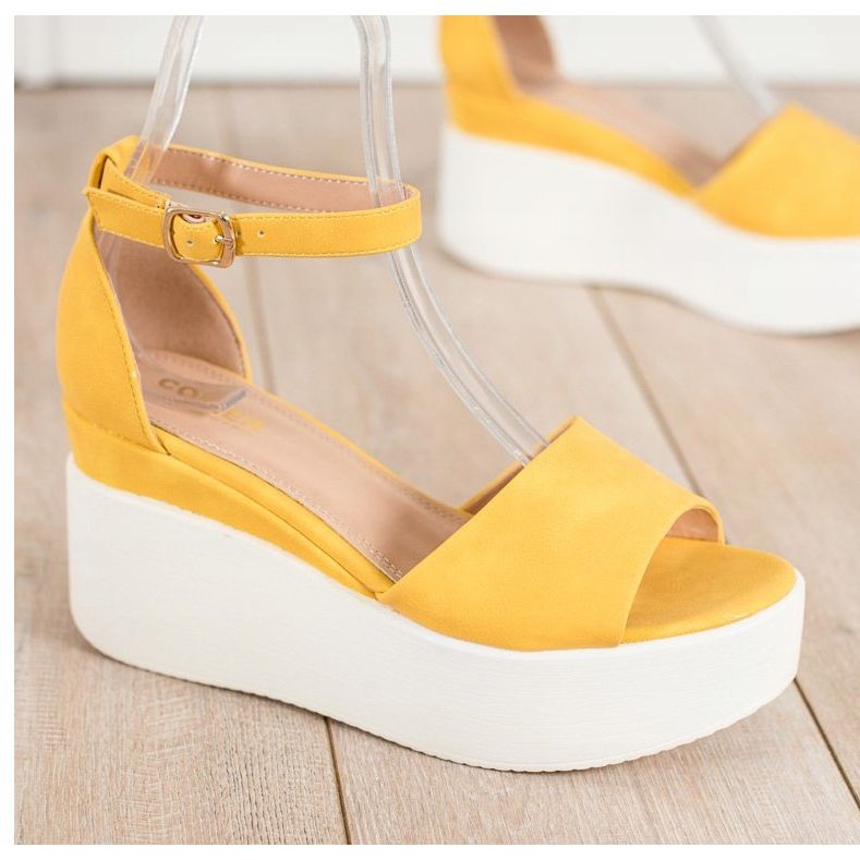 Comer Könnyű szandál a platformon sárga 1