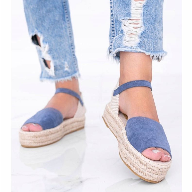 Kék szandál a Pearl River platformon 1