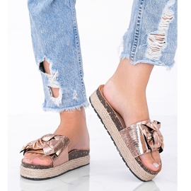 Rózsaarany színű női papucs Columbia íjjal aranysárga 1