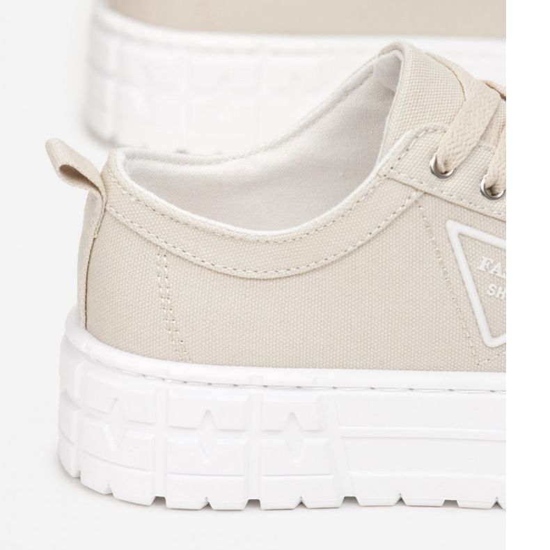 Vices HR28-42-bézs 1