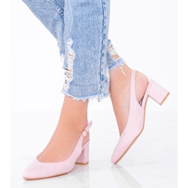 Bézs színű szivattyúk a Petty oszlopon 1