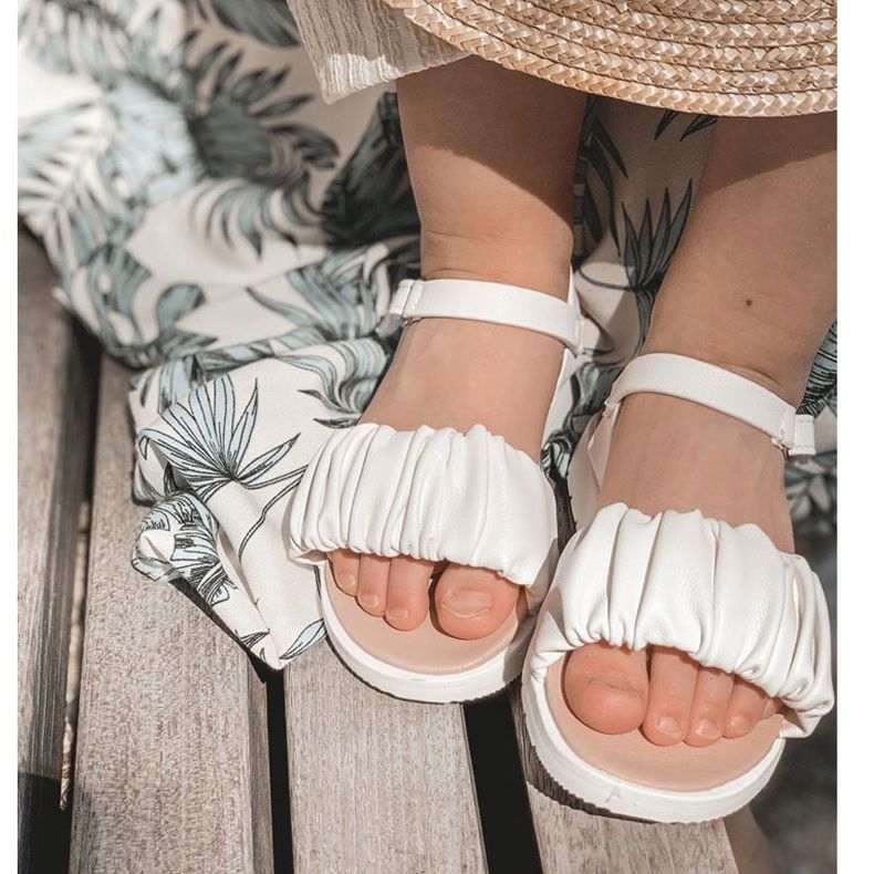 FR1 Gyermek szandál tépőzáras fehér céllal 4